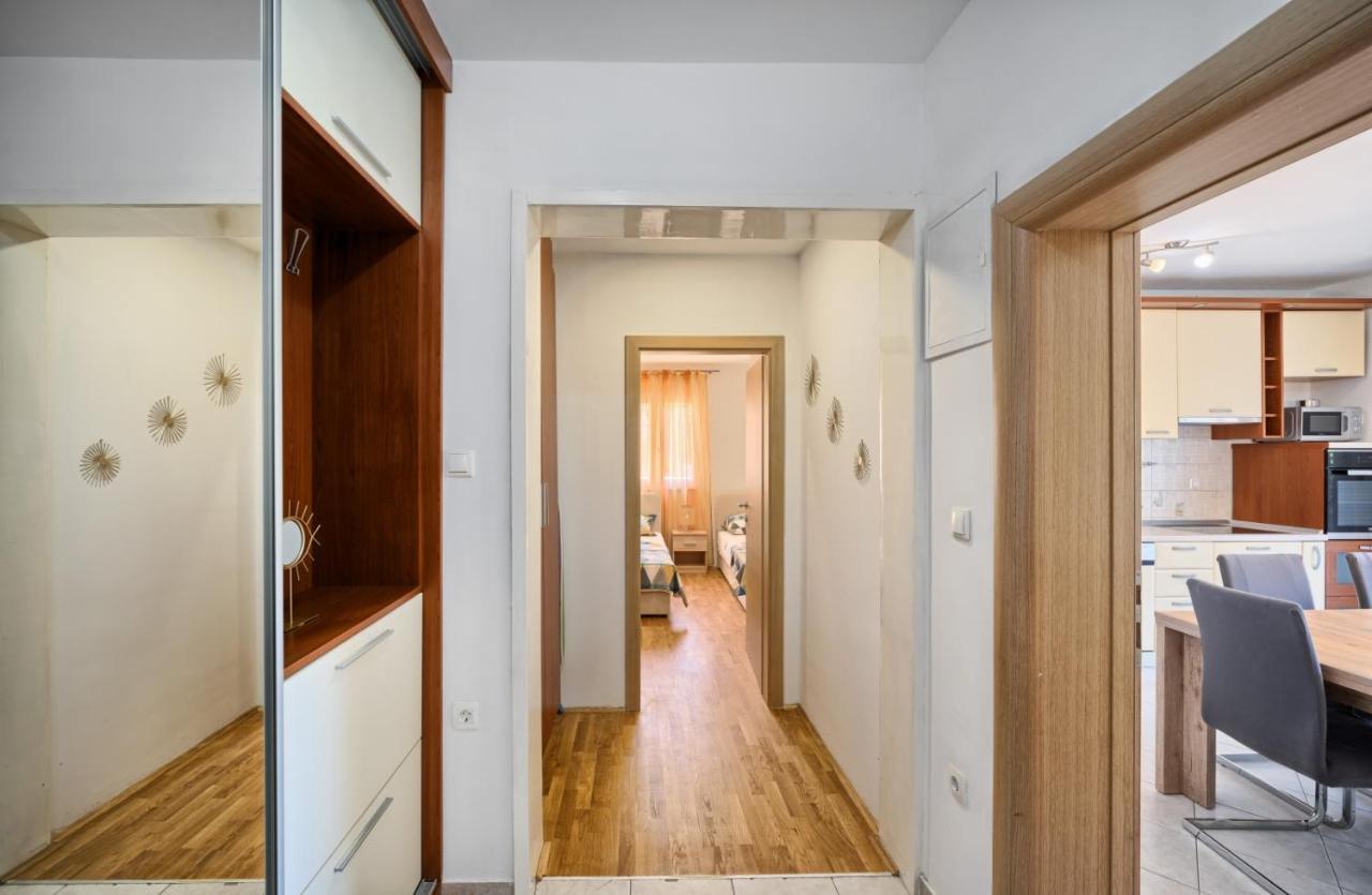 Apartment In Kastel Luksic With Terrace, Air Conditioning, W-Lan, Washing Machine 5107-3 Kaštela 외부 사진